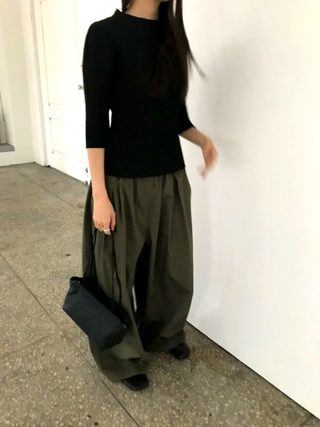 黑色