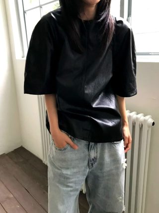 黑色