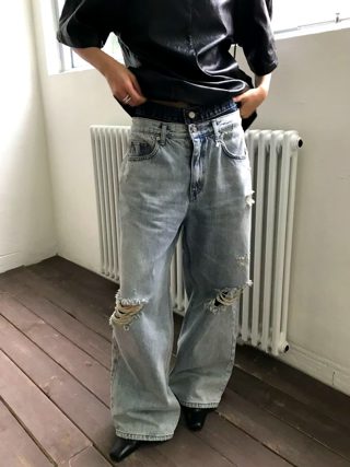 浅蓝色