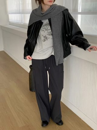 灰色