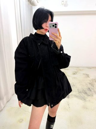 黑色