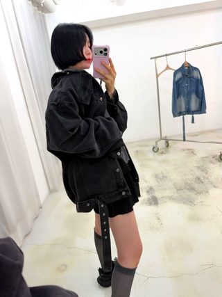 黑色