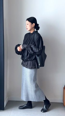 灰色