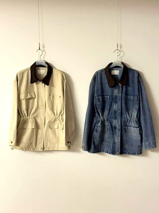 深蓝色