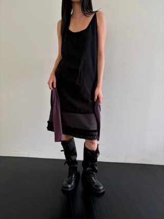 黑色
