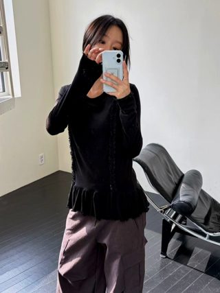 黑色