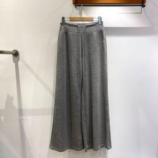 灰色