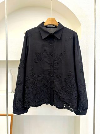 黑色