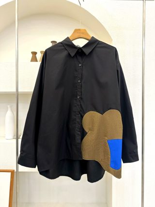 黑色