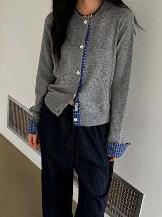 灰色