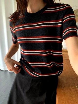 黑色