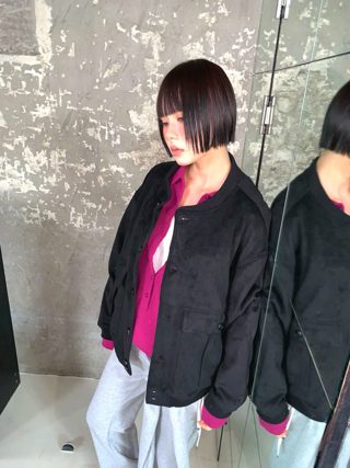 黑色