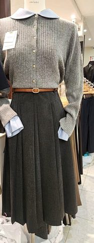 灰色