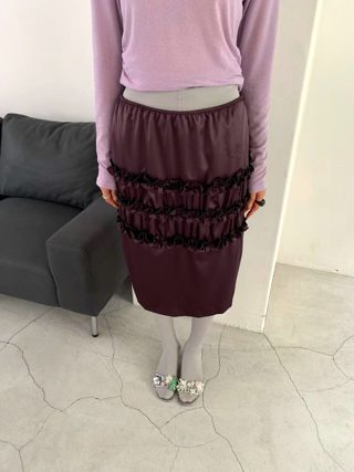 酒红色