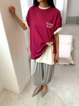 酒红色