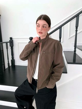 藏青色