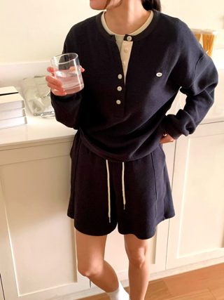 藏青色