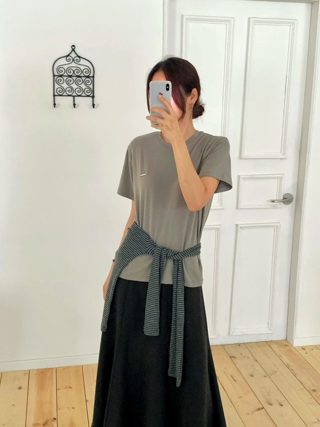 灰色