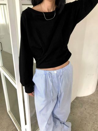 黑色