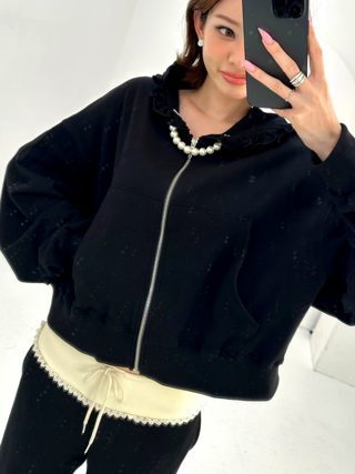 黑色