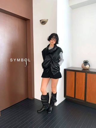 黑色