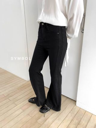 黑色