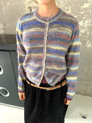 浅蓝色