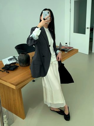 黑色