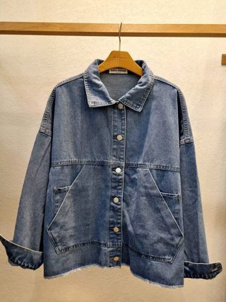 浅蓝色