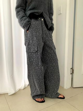 灰色