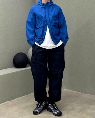 藏青色