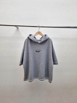 灰色