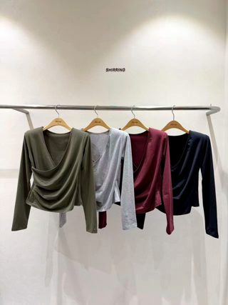 灰色