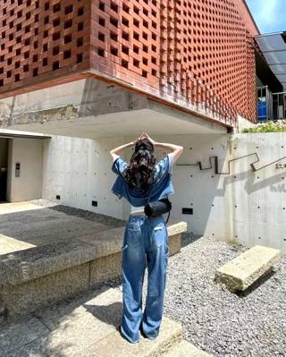 蓝色