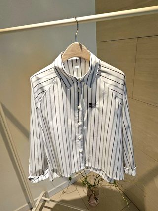 浅蓝色