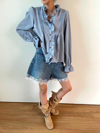 浅蓝色