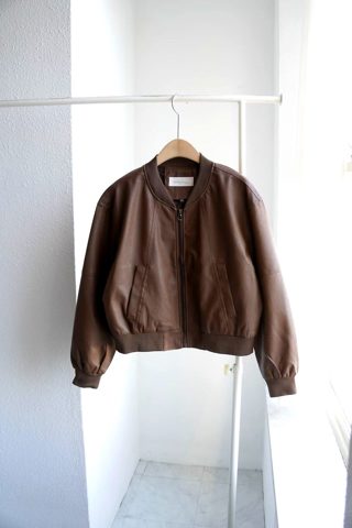 咖啡色