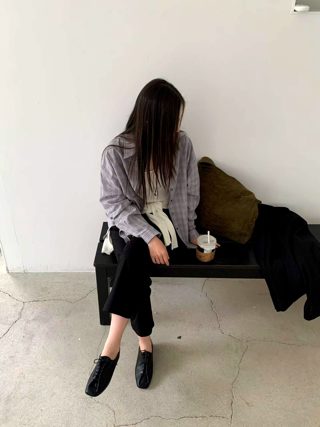 灰色