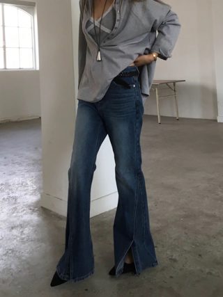 深蓝色