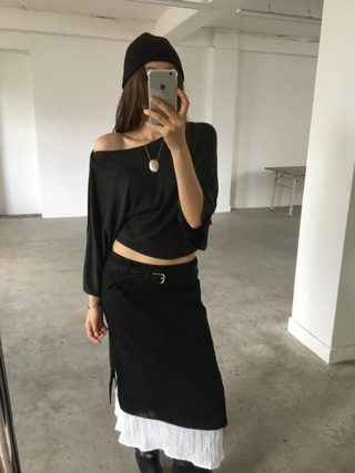 黑色