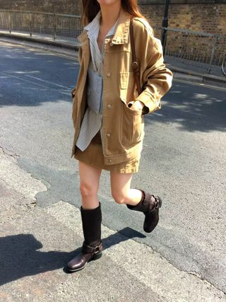 咖啡色