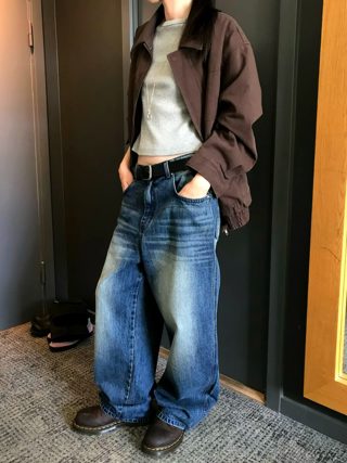 深棕色