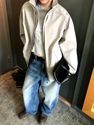 灰色