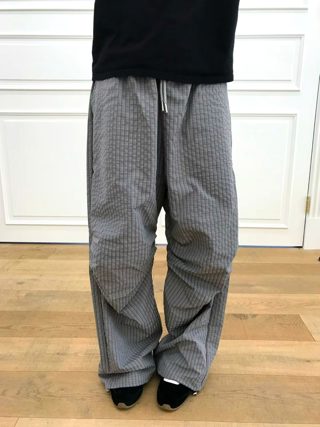 灰色