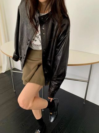 黑色