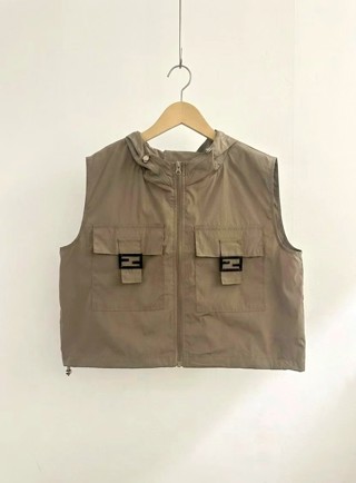 卡其色