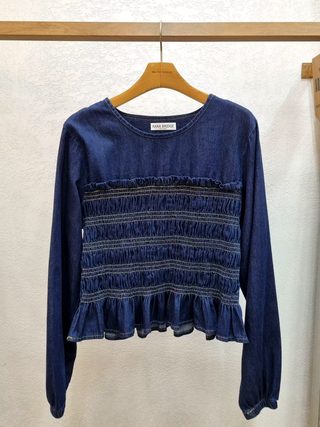 深蓝色
