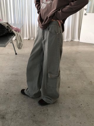 灰色