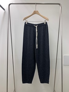먹색(深灰)